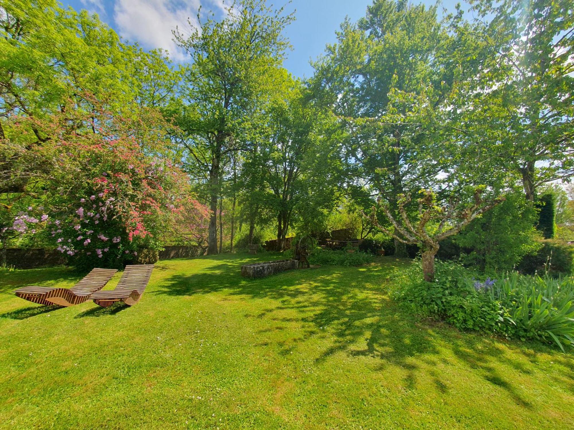 Bed and Breakfast Jardin Des Sens, La Rente D'Eguilly Екстер'єр фото